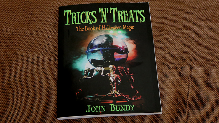 Tricks 'N' Treats - John Bundy - Libro de Magia