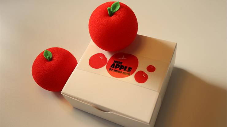 Fruit Sponge Ball (Apple) - Hugo Choi