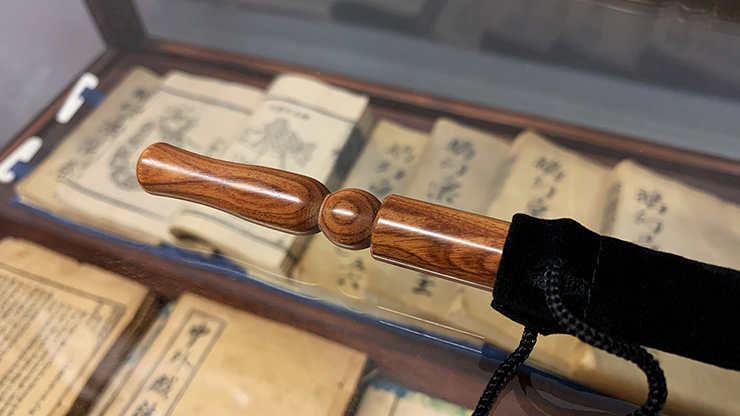 Wooden wand PRO (Bold Brown) - Harry He & Bacon Magic