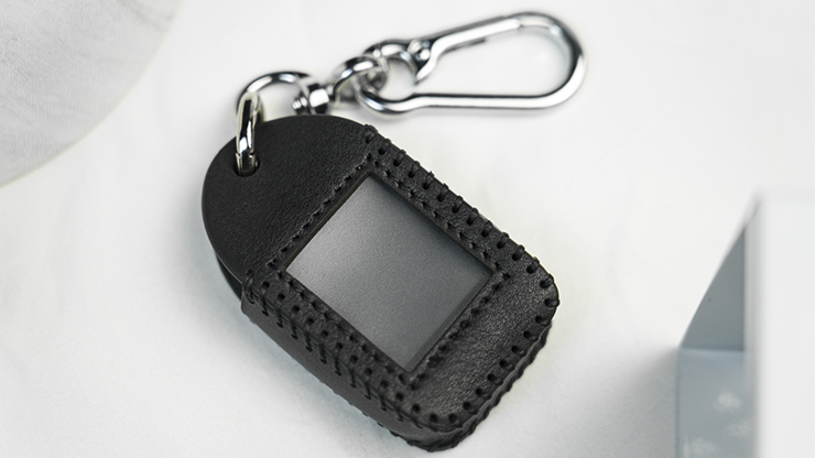 Palm Peeker Keychain Case - PITATA MAGIC