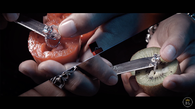 Vanishing Ring Blue (Gimmick and... MagicWorld Magic Shop
