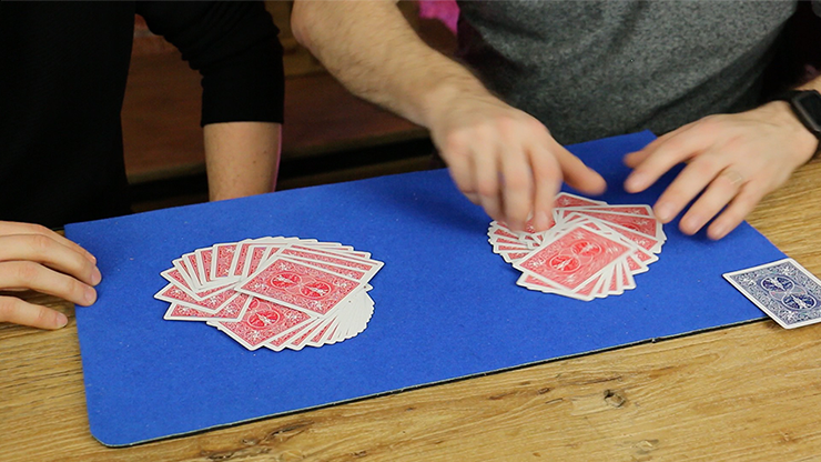 Lucky Card (Gimmicks Included)... MagicWorld Magic Shop