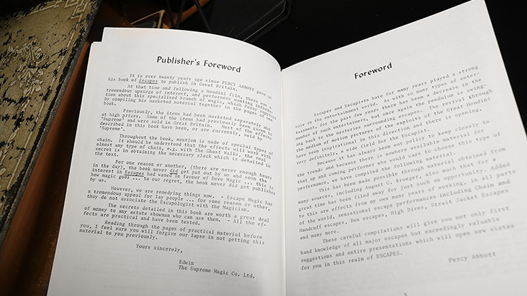 Escapes by Percy Abbott - Book MagicWorld Magic Shop