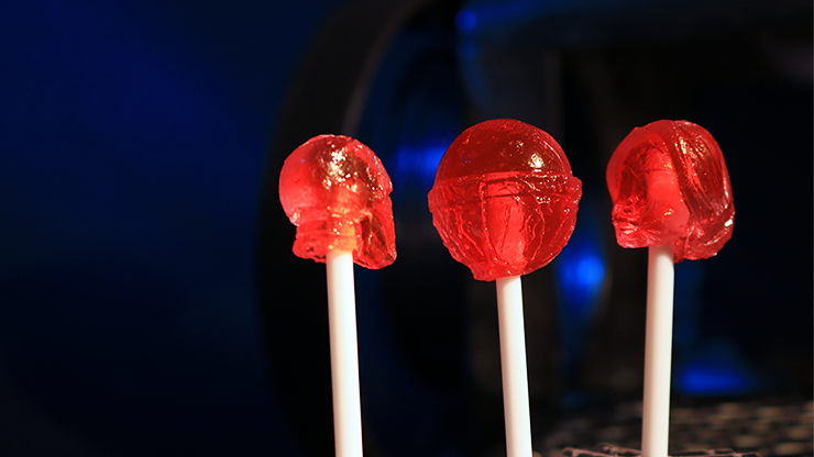 Lolli Hero Ironman and Wonder Woman... MagicWorld Magic Shop